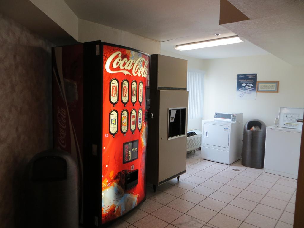 Super 8 By Wyndham Austin North/University Area Ngoại thất bức ảnh